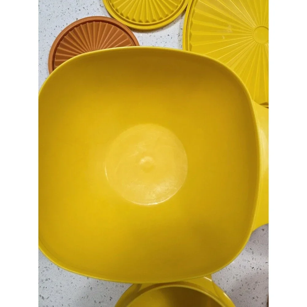 4 Vintage Tupperware Servalier bowls and matching starburst lids Harvest Colors